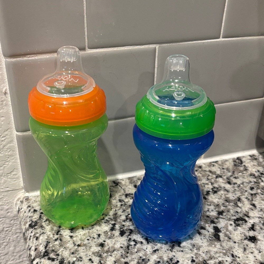 Colorful Kids Sippy Cups Set